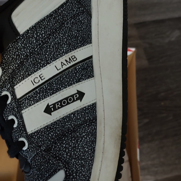 Troop ice lamb size 11 shoes - Picture 5 of 9